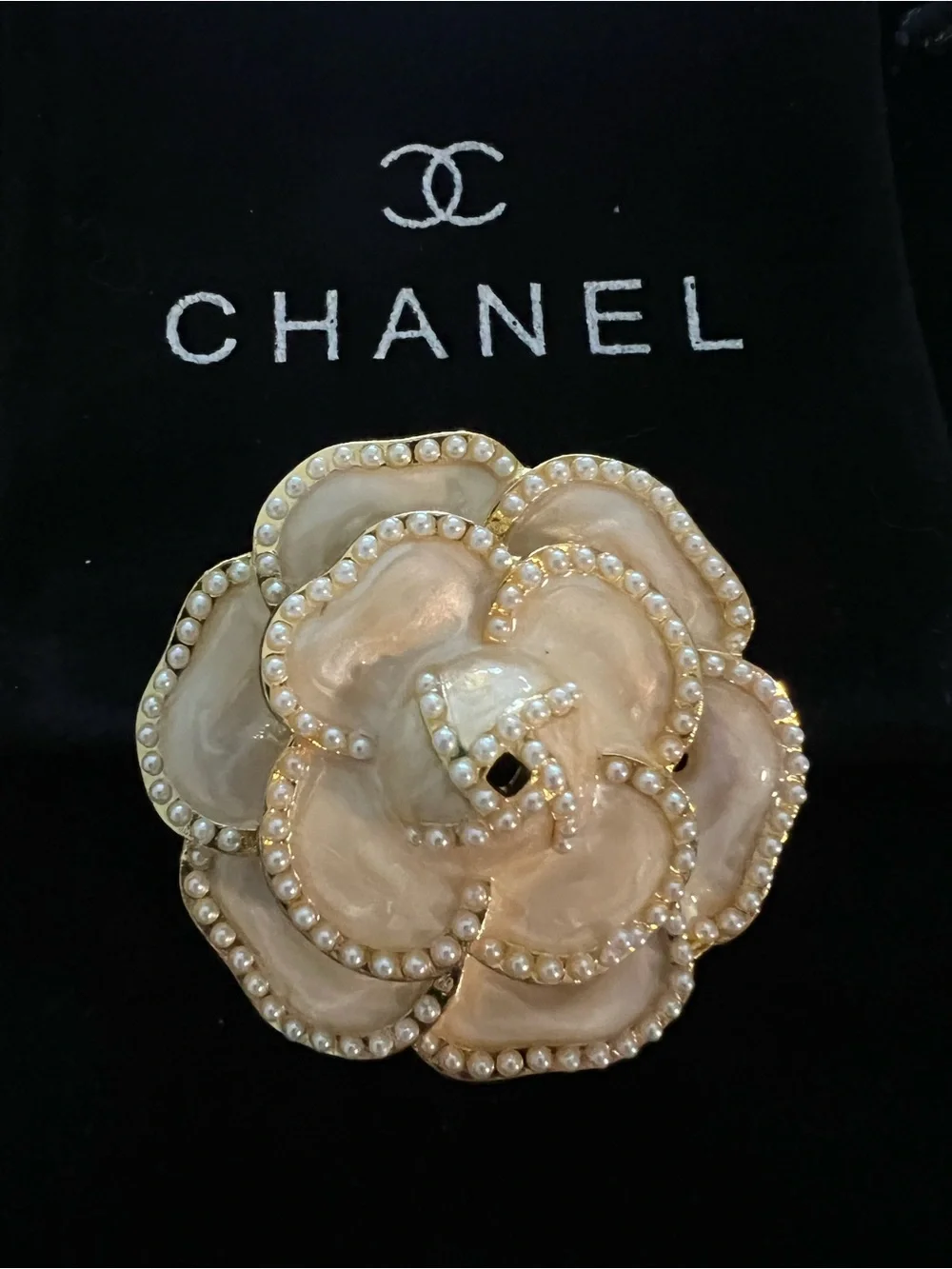 CHANEL Cream Pearl-Trim Camellia Brooch - Picture 2 of 6